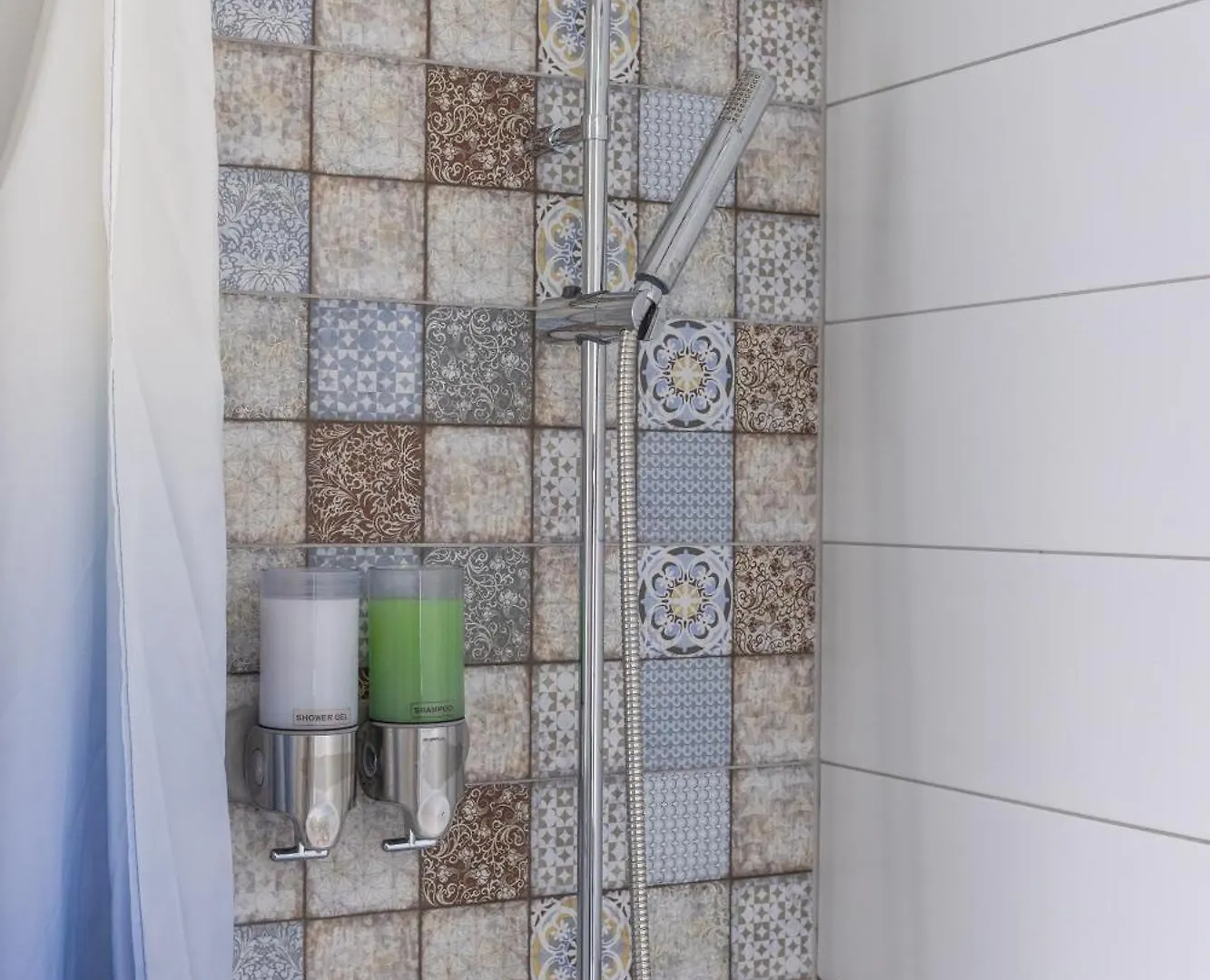 Homestay Gellerico Rooms At Deak Square Budapest