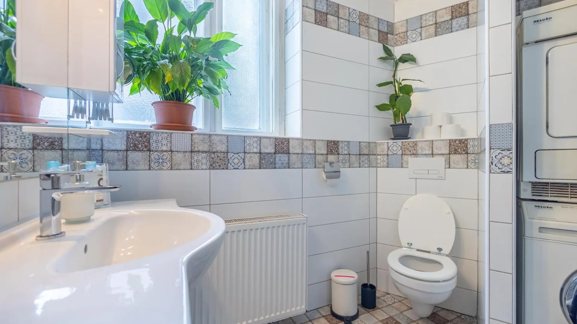 Homestay Gellerico Rooms At Deak Square Budapest