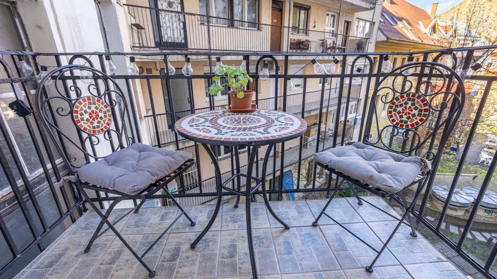 Gellerico Rooms At Deak Square Budapest Homestay