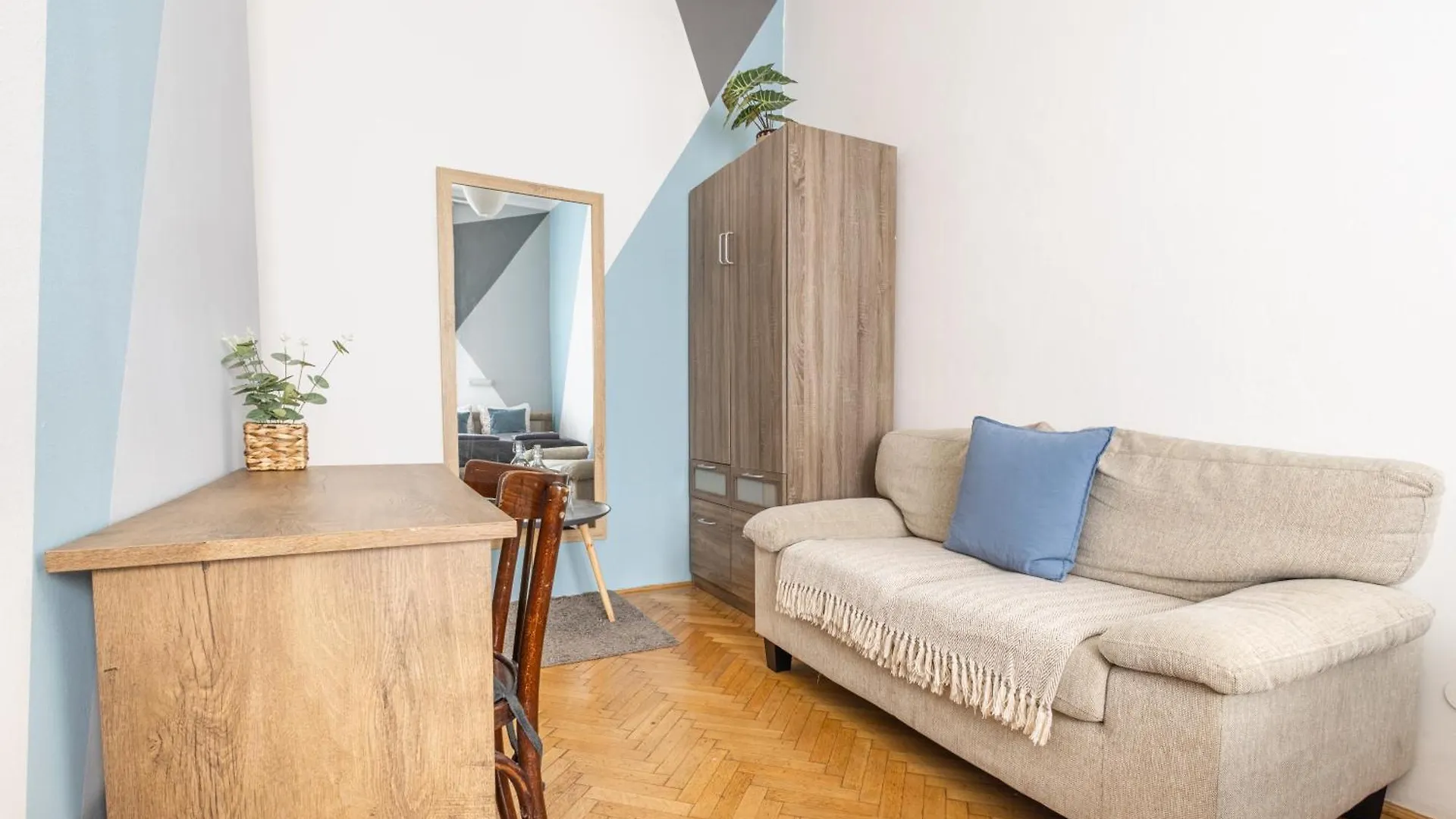Homestay Gellerico Rooms At Deak Square Budapest