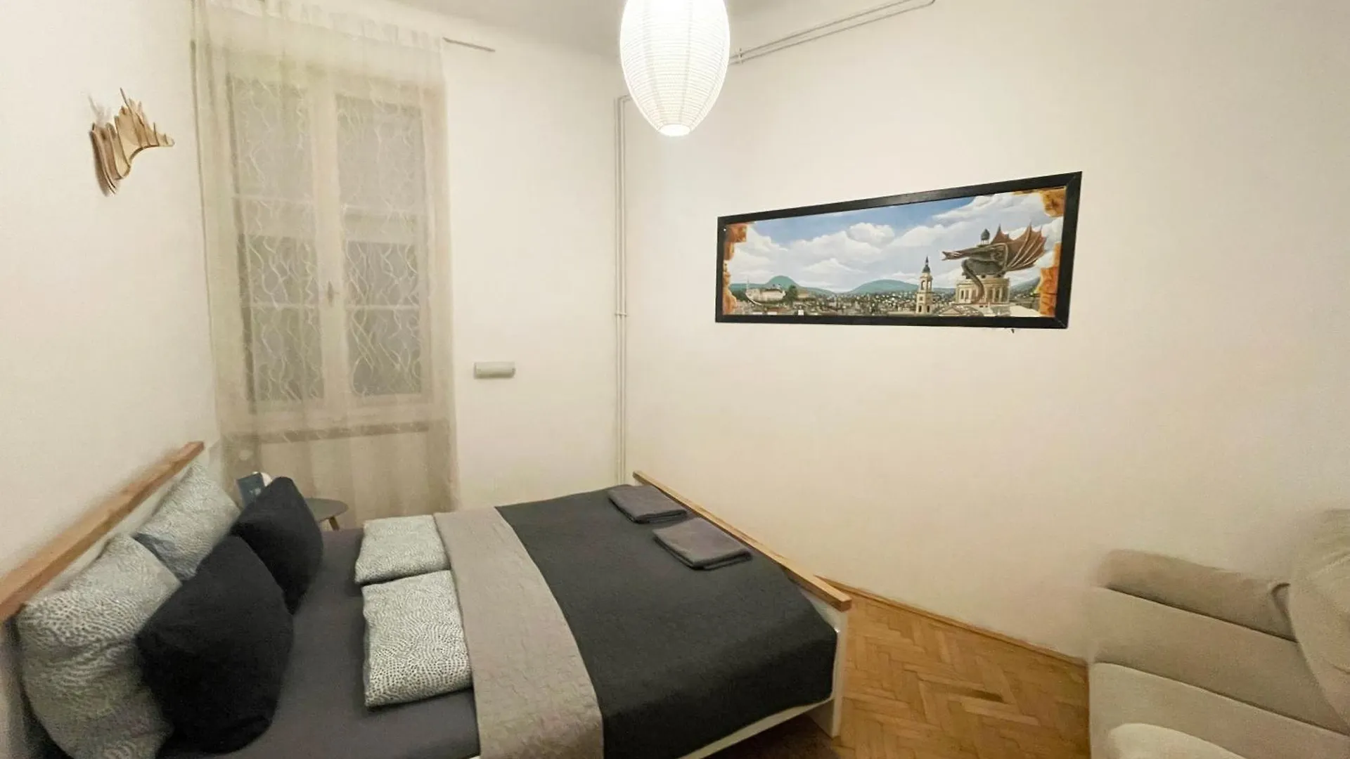 Homestay Gellerico Rooms At Deak Square Budapest